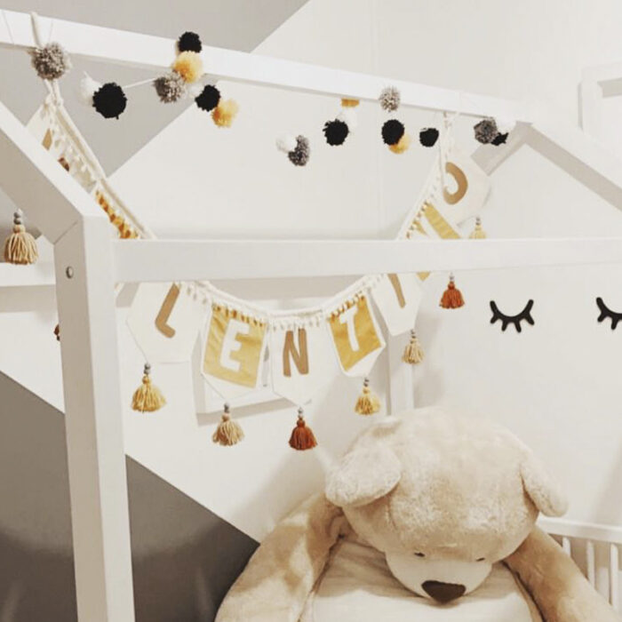 Bunting Garland with the name of your baby. Nursery pennant
